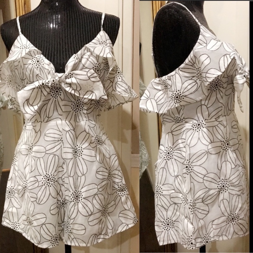 Flying Tomato Ruffled Romper - Picture 2 of 8
